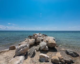 #Luxlikehome - Maisonette On The Beach - Nikiti - Strand
