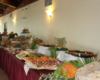 Baia della Rocchetta Villaggio - Briatico - Buffet