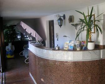 Steinhaus Bed & Breakfast - Keszthely - Rezeption
