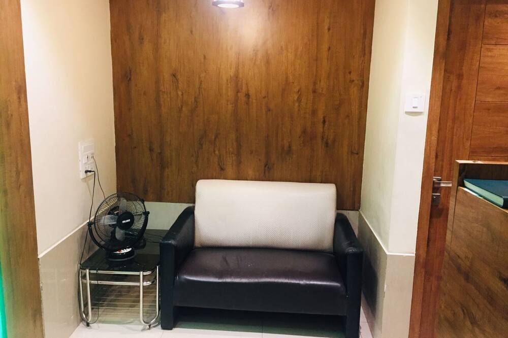 Hotel Regal Inn Andheri - Nearest Mumbai Airport T1 thumbnail 3