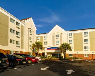 Candlewood Suites Ft Myers I-75 - Fort Myers - Building