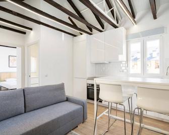 apartamentos en la avda de la albufera - Madrid - Living room