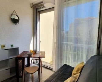 Studio Cabine Valras-plage a 100 Metres de la Plage Pour 1 a 5 Personnes - Valras-Plage - Salon