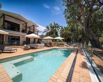 Latitude 17 - Suite 3 - Mission Beach - Basen