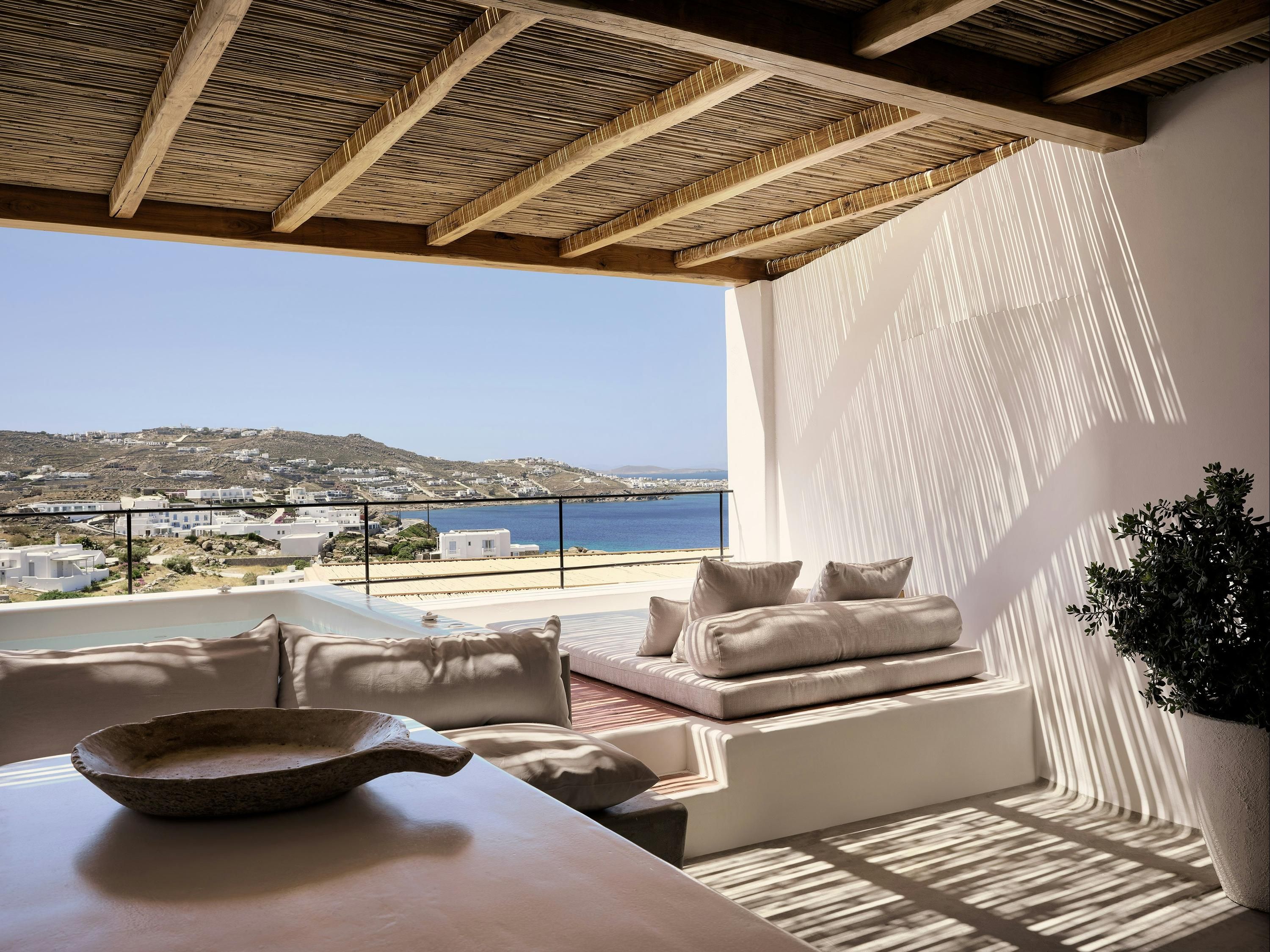 Boheme Mykonos Town - Small Luxury Hotels of the World - מיקונוס - מרפסת