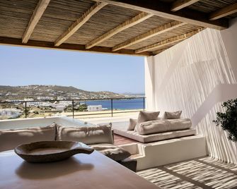 Boheme Mykonos Town - Small Luxury Hotels of the World - Míkonos - Balcón