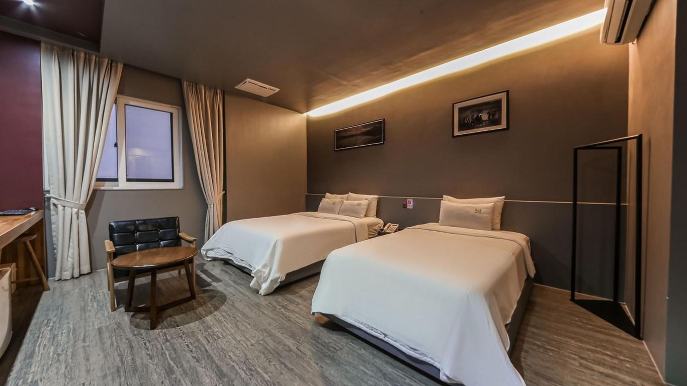 Jeonju Sinsigaji Day Nice