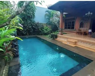 Royani Villa - Sukawati - Pool
