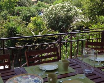 Spacious apartment (100sqm), terrace, garden. Centre/beach 4min walk - Campo nell'Elba - Balkon