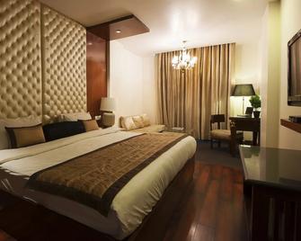 Hotel Aura @ Airport - New Delhi - Bedroom