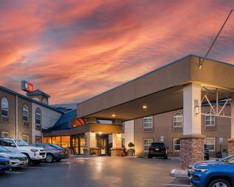 SureStay Plus by Best Western Elizabethtown Lancaster - Elizabethtown - Building