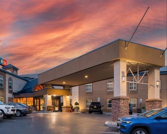 SureStay Plus by Best Western Elizabethtown Lancaster - Elizabethtown - Building