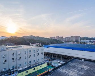 Jinjiang Inn Qingdao Chongqing South Road Maidelong Branch - تشينغداو - مبنى