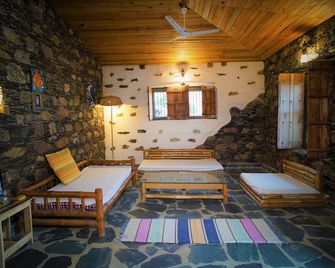 Scenic & Beautiful Cottages for self awareness, nature and healing. (Room 1) - Dehradun