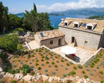 Villa Jahta - Six Bedroom Villa, Sleeps 14 - Lopud - Building