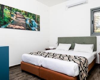 Nes Ammim Hotel - Akko - Slaapkamer