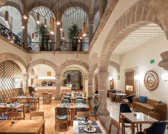 هيرينسيا باي هوستينج هاوس - موريليا - مطعم