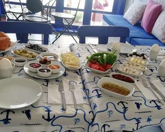 Ale Pansiyon - Seferihisar