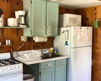 Old Minoqua Charm On Lake Minocqua With Boat Dock - Minocqua - Kitchen