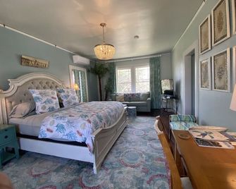 Seawall Suite @ The Aveo! Full Hot Breakfast! 4 Block To Beach! Gvr04326 - גאלבסטון - חדר שינה