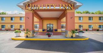 Quality Inn O'fallon I-64 - O'Fallon - Edificio
