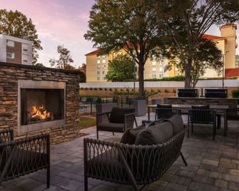 TownePlace Suites by Marriott Charlotte LoSo Airport - Charlotte - Patio