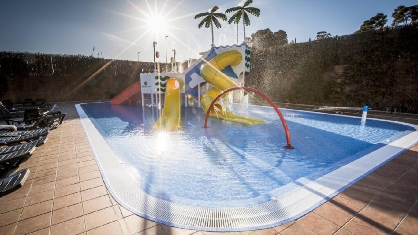 Santa Susanna Resort