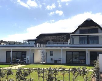 Karee Manor Guesthouse - Still Bay - Edificio