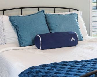 Aurora Blue - A Stylish Experience - Cambridge