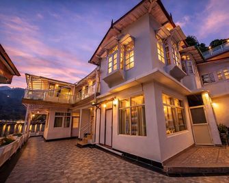 India Hotel - Mall Road Nainital - Lake View - Nainital - Gebouw