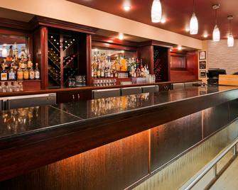 Best Western Grande Prairie Hotel & Suites - גרנד פריירי - בר