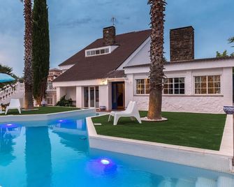 Villa Gloria with Spa and Pool, Country House in Toledo - Villaluenga de la Sagra - Piscina