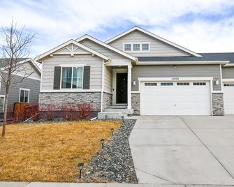 Lux Family Retreat|Pool Table|13 Min to Airport - Commerce City - Edificio