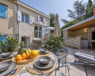 Charming Island Villa Alba - Happy Rentals - Mali Lošinj - Hàng hiên