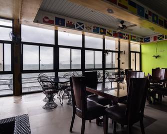 Amanente'z Beach Front Resort - Olongapo - Restaurante