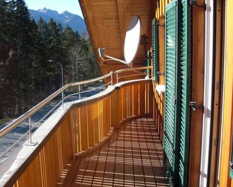 Wonderful apartment with fantastic view Top 2 (2nd floor) - Dalaas - Balkon