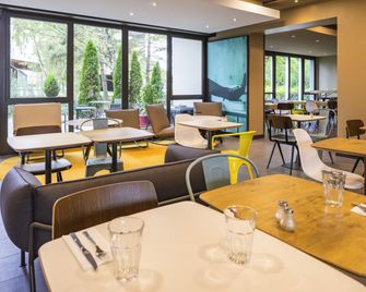 إيبيس زيورخ ميسي إيربورت - زيورخ - مطعم