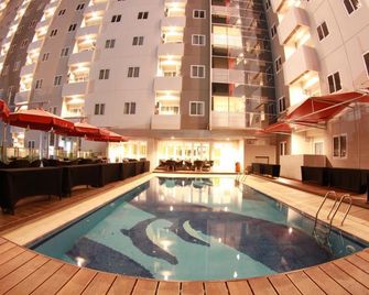 Mg Suites Hotel Semarang - Semarang - Uima-allas