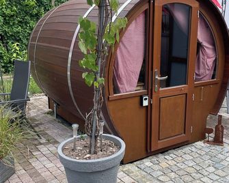 Schlafen im Weinfass - Ipsheim - Vista del exterior