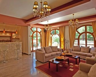 Milton - Roda - Lounge