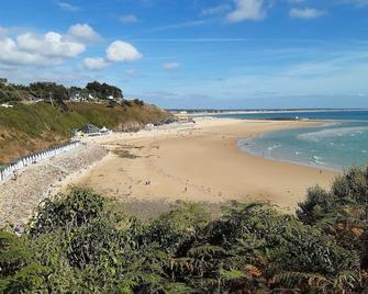 Family house less than 5 minutes drive from the sea - 10 people - Denneville - Playa