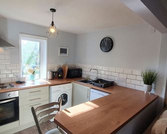 Elmbank Garden Apartment - Oban - Küche