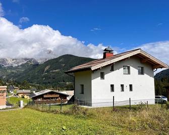 Apartment Dachstein Südwand-2 by Interhome - Filzmoos - Edificio