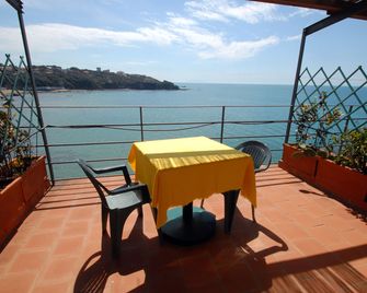 Hotel Baia Del Sorriso - Castiglioncello - Balcón