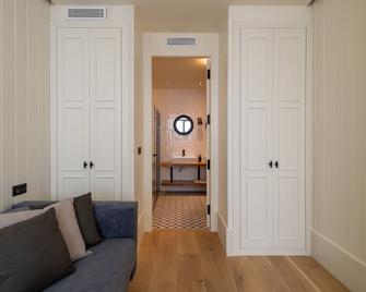 Bilbao Metropolitan By Staynn Apartments - Bilbao - Living room