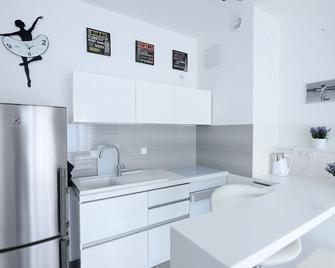 Victus Apartamenty, Apartament Cadena 3 - Sopot - Küche