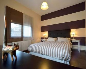 Rural house (full rental) El Parador for 2-14 people - El Real de San Vicente - Habitación
