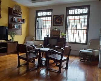 Phuket Sunny Hostel - Phuket - Comedor