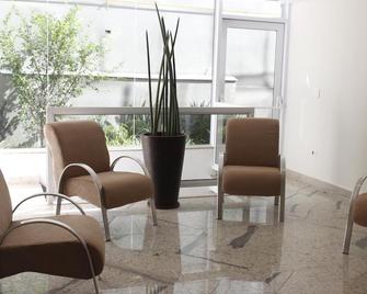 فلوريستا هوتل - إكسبو أنهيمبي - ساو باولو - غرفة معيشة