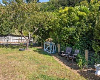 Mcfalls Bach - Havelock Holiday Home - Havelock - Patio